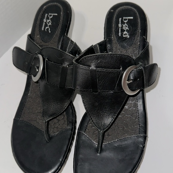 bõøc b.o.c Born Concepts Women’s leather flower flip flops sandals - Picture 3 of 12